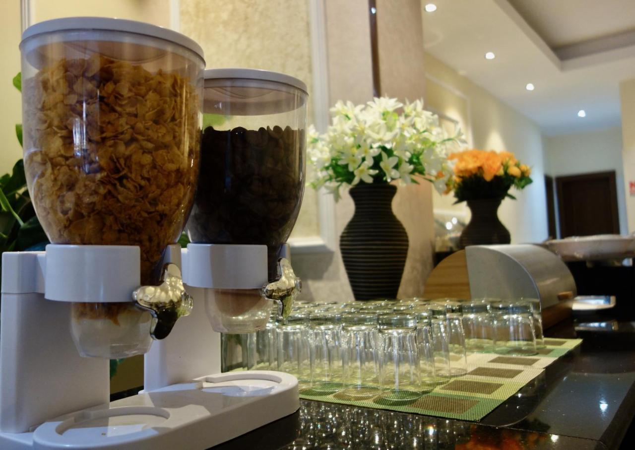 Grand Tayba Hotel Салала Экстерьер фото